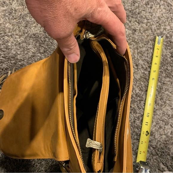 Women’s Trinity Ranch Leather Purse - Picture 4 of 16